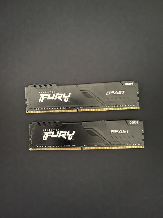 Vand 2x16 gb ram DDR4 de 3200 viteza de Fury Beast