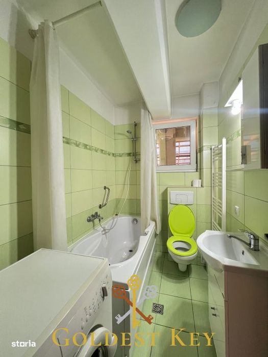 In centrul orasului! Apartament cu 4 camere si 2 terase! 80 mp utili