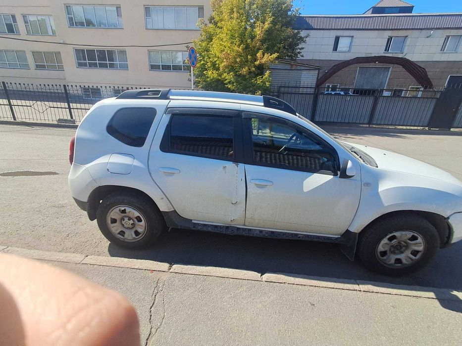 renault duster белого цвета