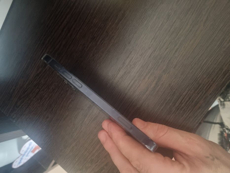 Продам iphon 12.