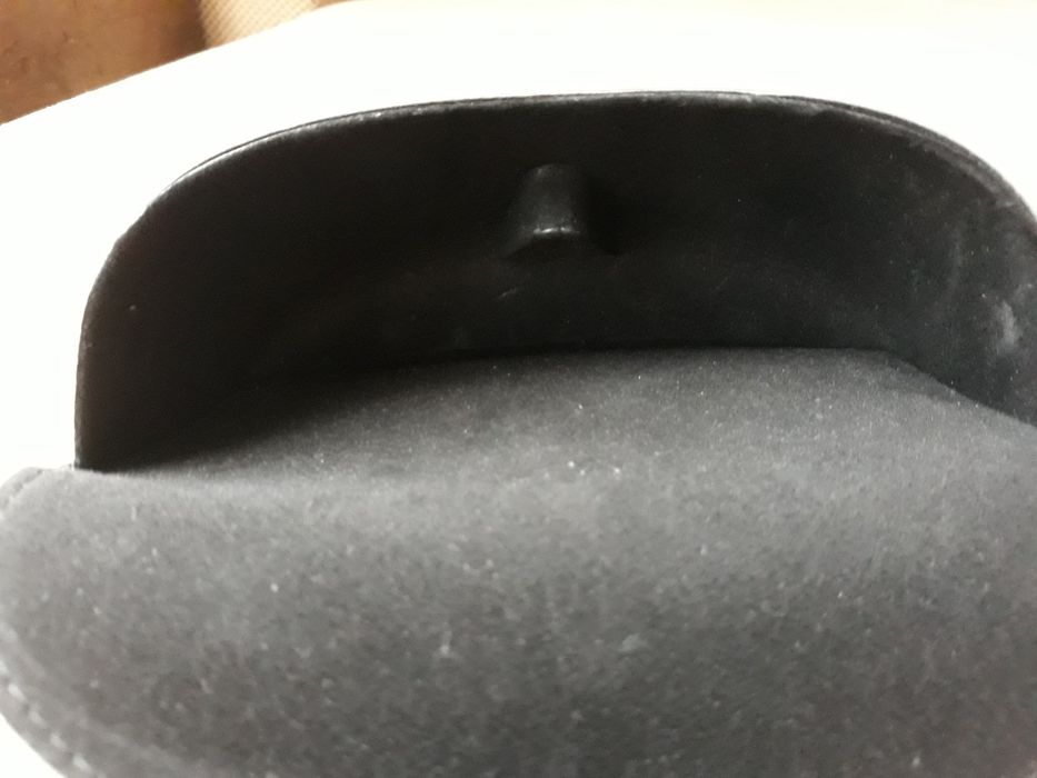 Твърд кожен калъф(карбонов) за очила