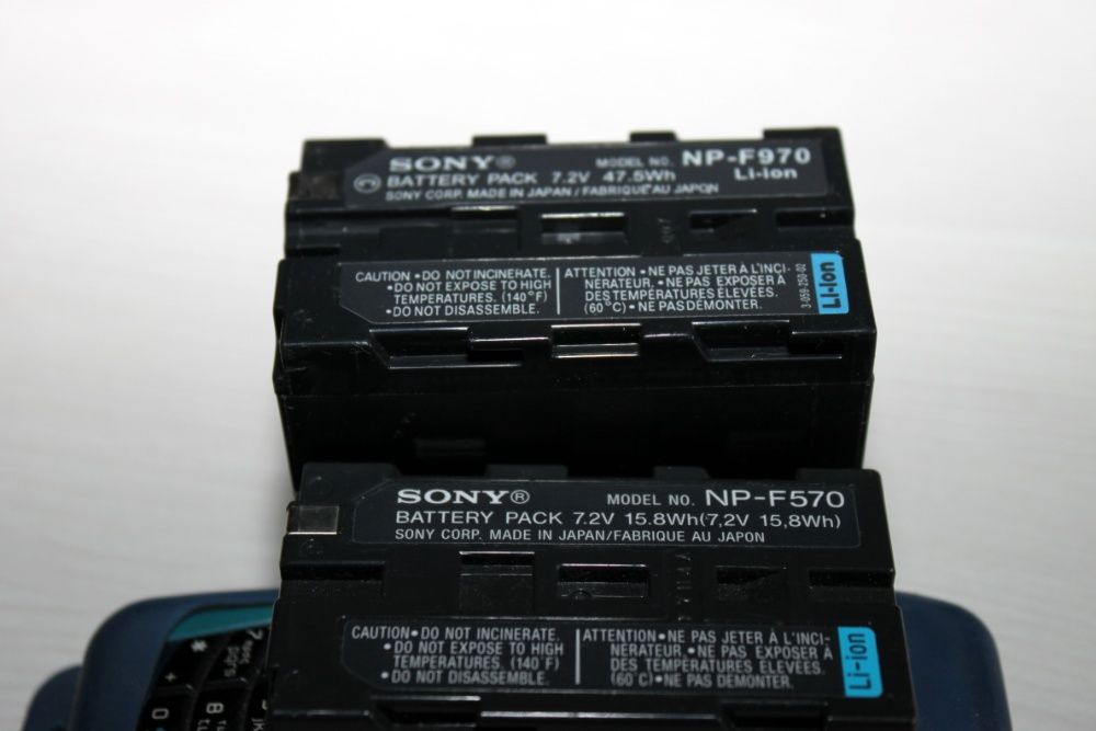 не използвана дигитална видео камера Сони с пълен комплект принадлежн