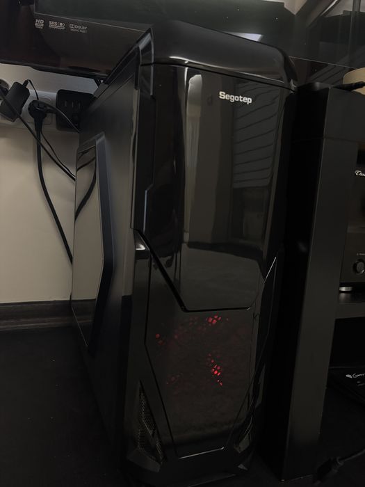 Бюджетен Геймърски Настолен i7 4770/ GTX 1070Ti 8GB / 16GB RAM/ SSD+ HDD