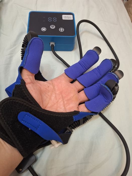 Массажер Реабилитационная робот перчатка ручной воздушно-компрессионны