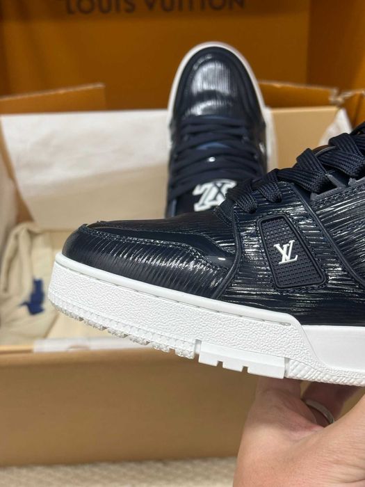 Adidasi Louis Vuitton Trainer Premium