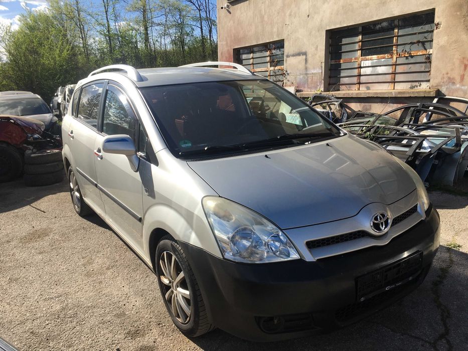Toyota Corolla Verso 2.2D4D 136 к.с. на части 2006г.