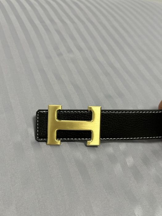 Curea Hermes noua din piele neagra cu catarama aurie lungime 110,cm