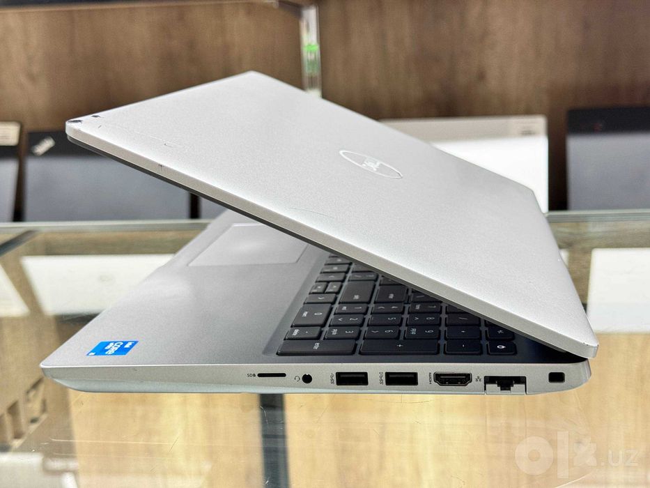DELL Precision 3561 экран 15.6"HD Core i5-11500H ram 8 ssd 256