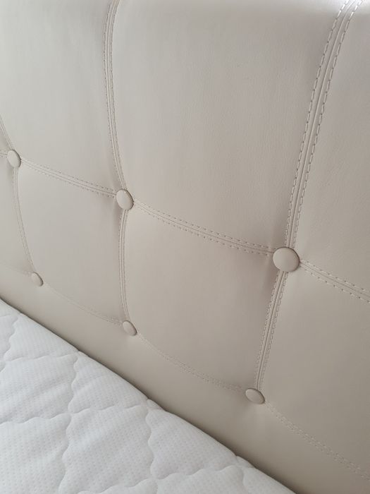 Pat 90/200, cu saltea, somieră rabatabilă şi ladă depozitare