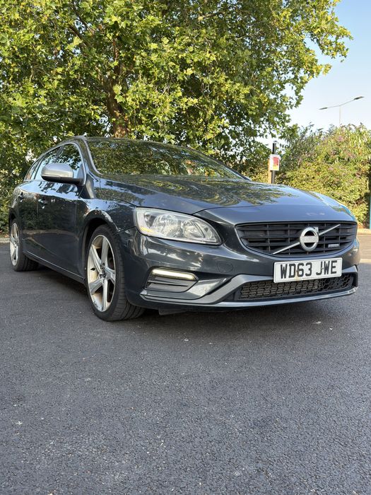 VOLVO V60 R design 1.6 Diesel volan pe dreapta