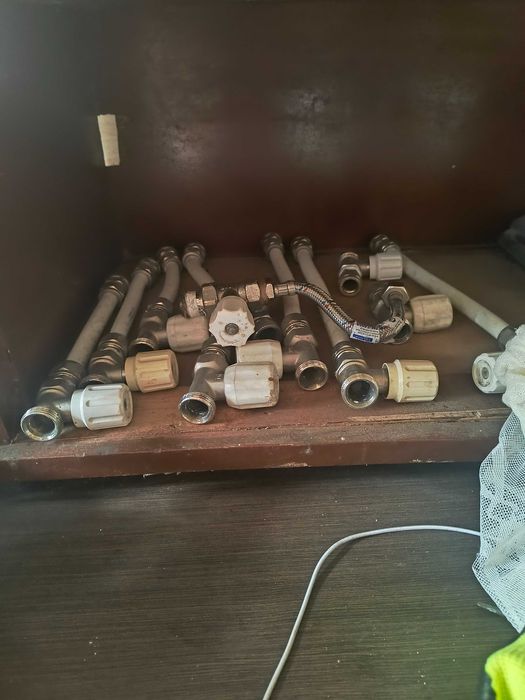 Радиатори и кранчета за парно