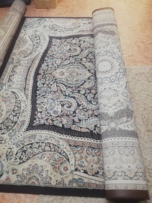 Продам ковёр 2х3 б/у район цемпоселок