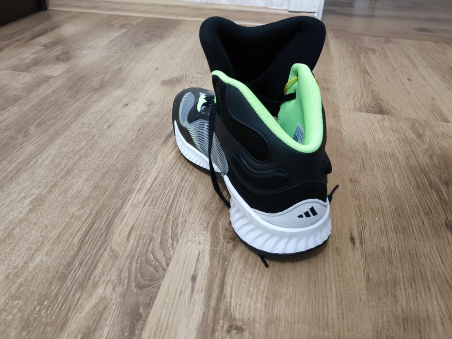 Продам баскетбольные кроссовки