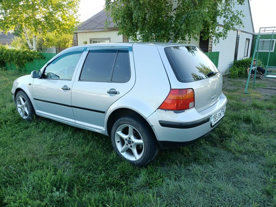 Продам машину Volkswagen Golf b4