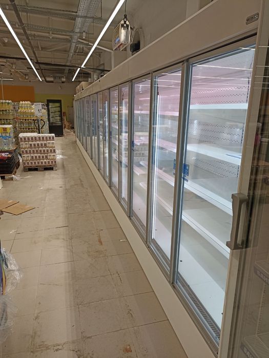 Крайстенна хладилна витрина Linde Monaxis с вграден хладилен агрегат