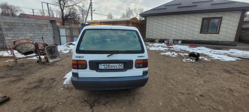 Продам машину Мазду MPV