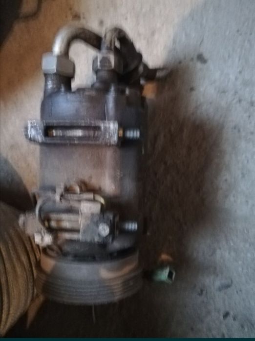 Компрессор кондиционера ауди А4  1.6     15000тыс.