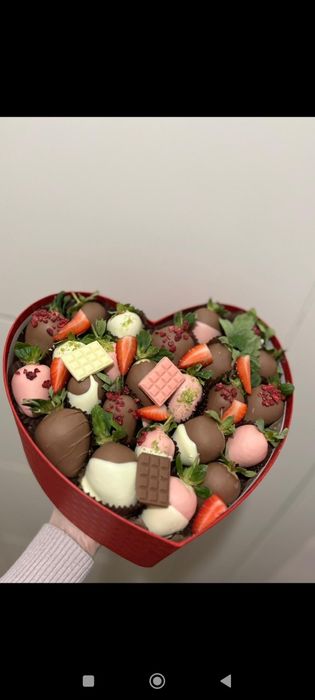Клубника в шоколаде Дубайский шоколад