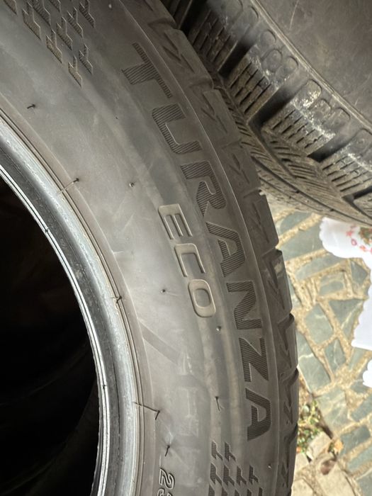 Bridgestone 235/55/18