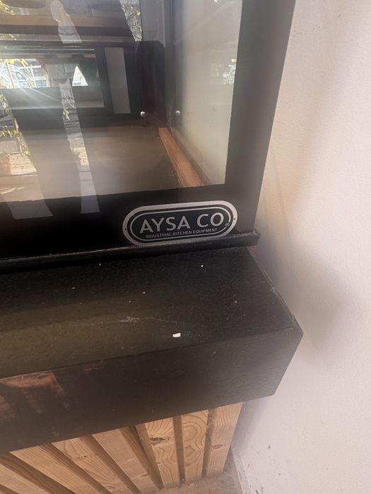 Витрина хоризонтална демонстрационна