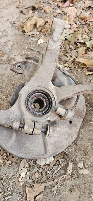 Продам цапфу на мазда демио