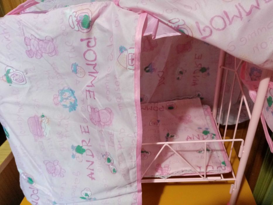 Продавам легло за кукли