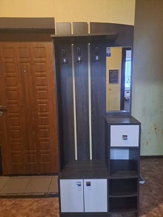 Продам прихожую б/у