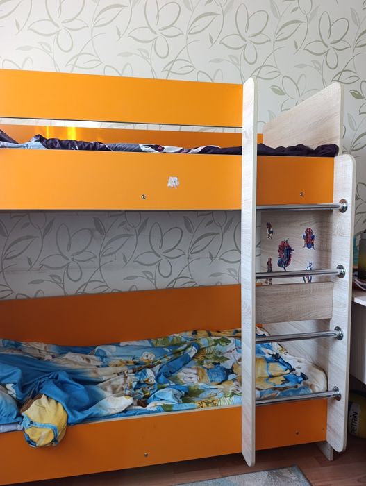 Кроватка двухярусная