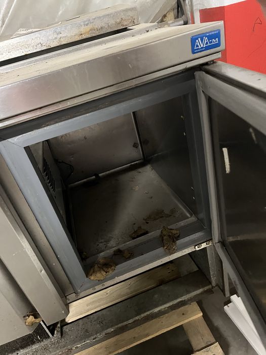 Салатен бар с 3 врати