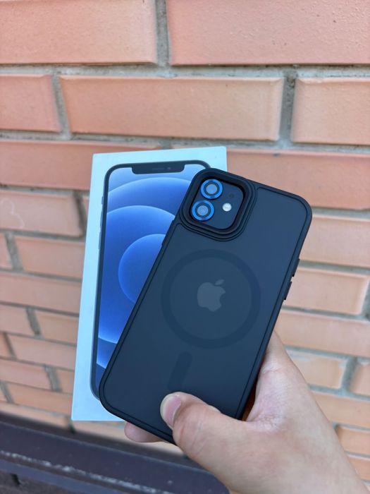 Продам Iphone 12