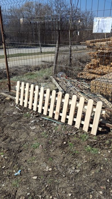 Декоративни дървени огради за градина