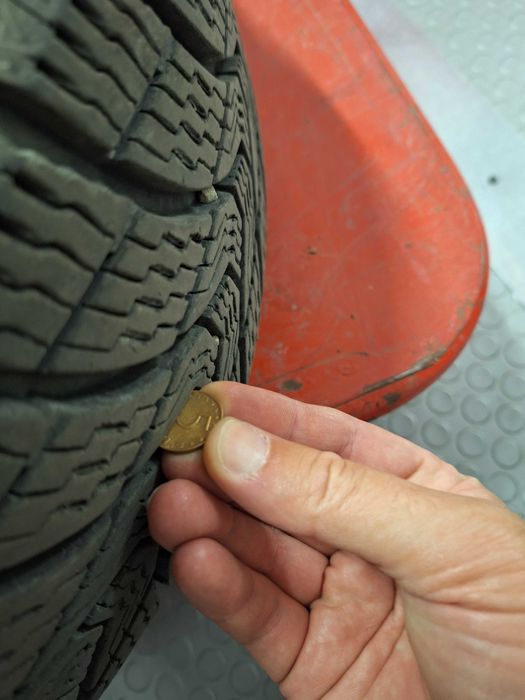 Зимни гуми 205/55/16 на 40лв на брой