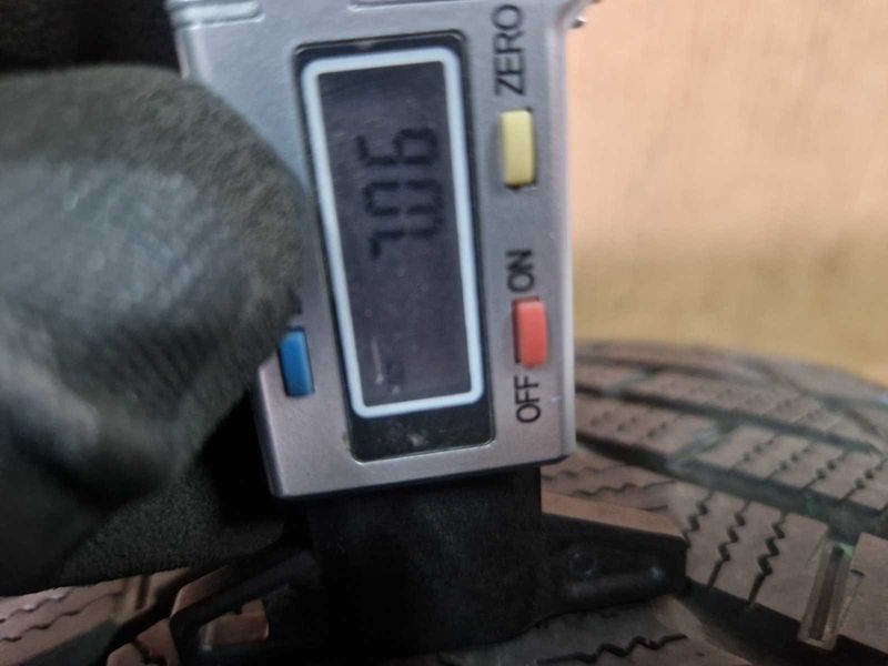 2 Duraturn R18 225/40
зимни гуми DOT3018