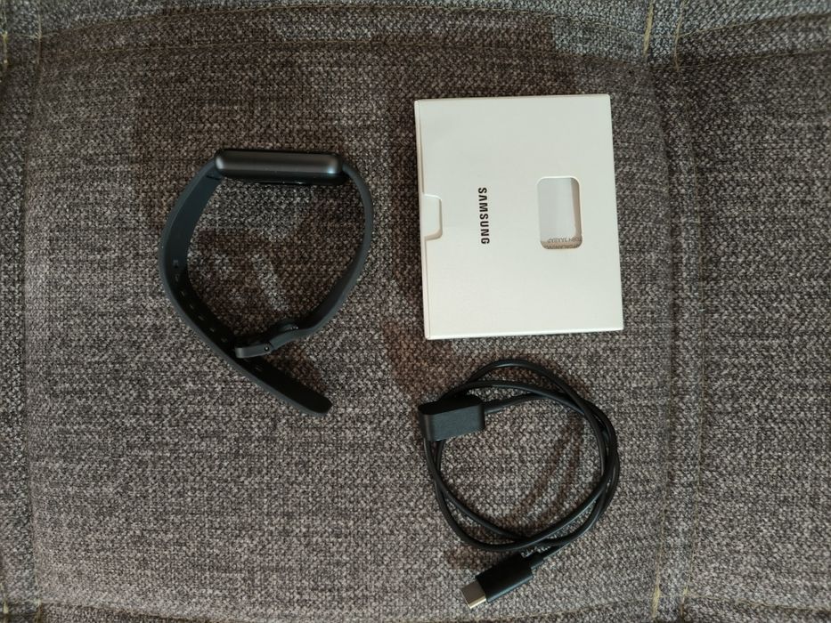 Смарт часы Samsung galaxy Fit 3