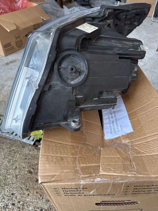 Фар за Мерцедес V-Klass