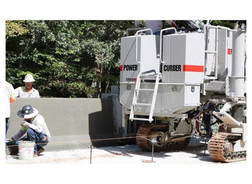 Бетоноукладчик Power Curbers 5700-D — бордюры и барьеры