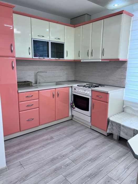 Дава се под наем Едностаен апартамент в Айтос - 40 кв.м за 204 € - Снимка #1