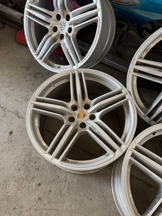 Джанти Порше Макан