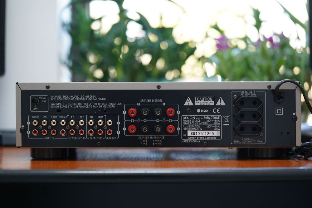 Vând / schimb amplificator Denon PMA-700AE