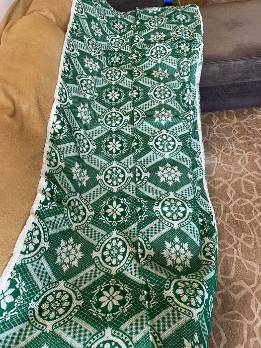 Вълнено шалте за спалня