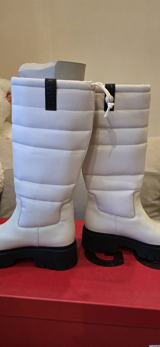 Дамски ботуши HUGO,размер 38