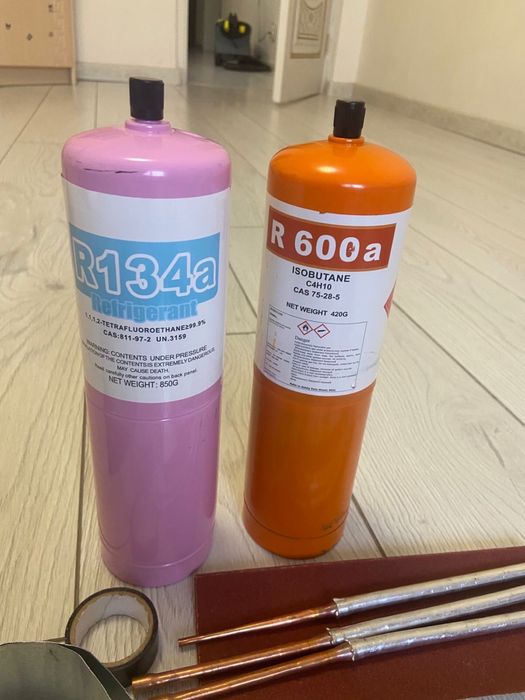 Инструменты для ремонта холодильников.