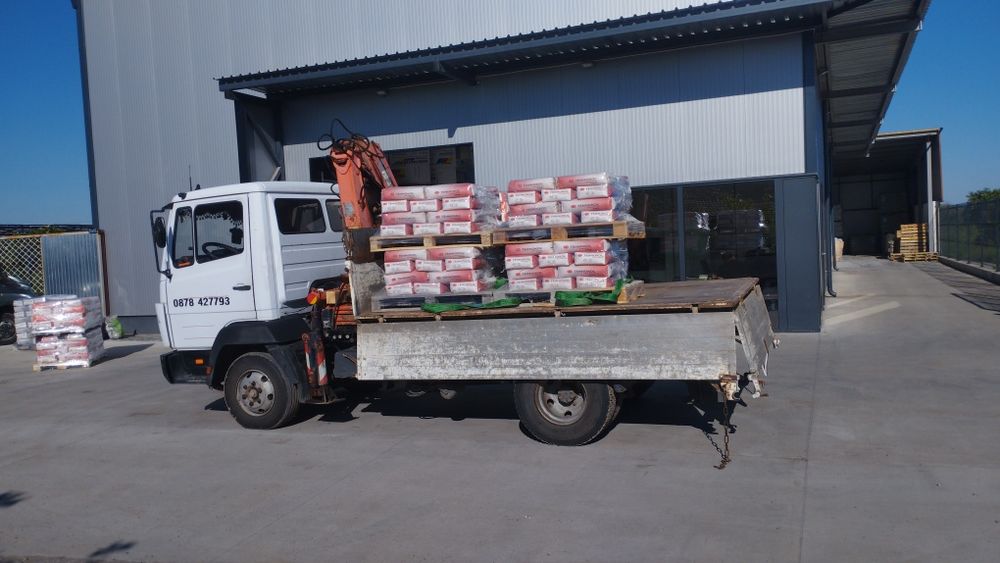 Транспорт със самосвал с кран за София и околностите