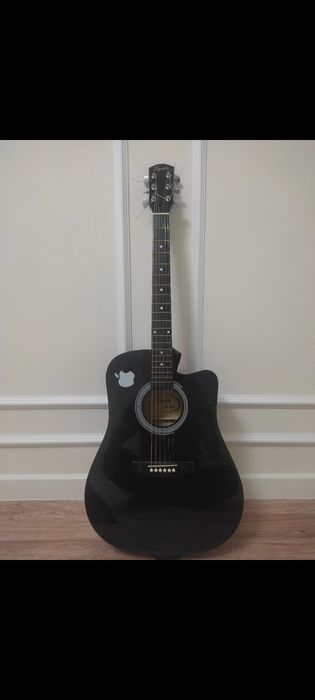 Продам гитару срочно