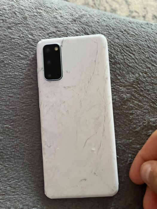 Продам самсунг с 20