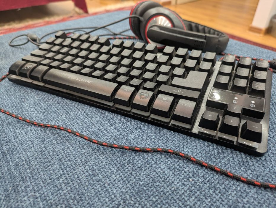 Клавиатура и Наушники