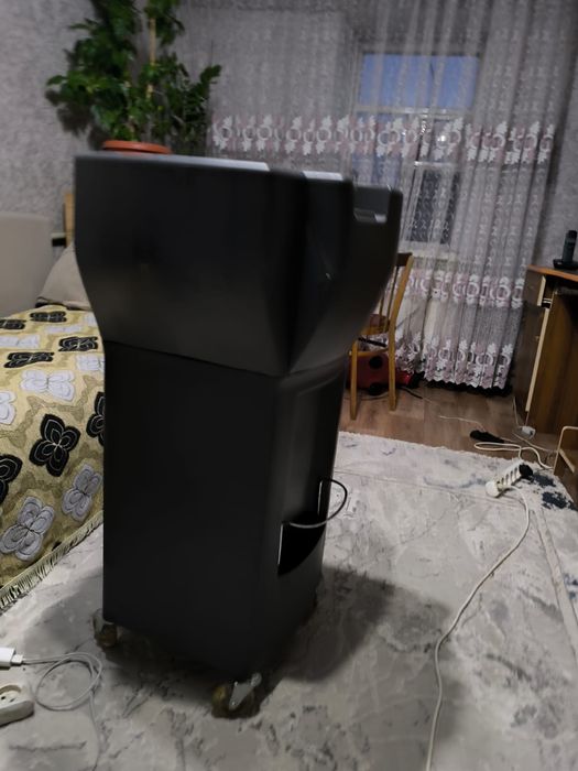 Продам помощник для парикмахера б/у