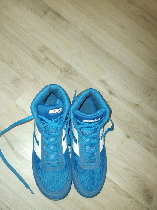 Adidași de box/sport  numarul 38-38.5,ridicare personala