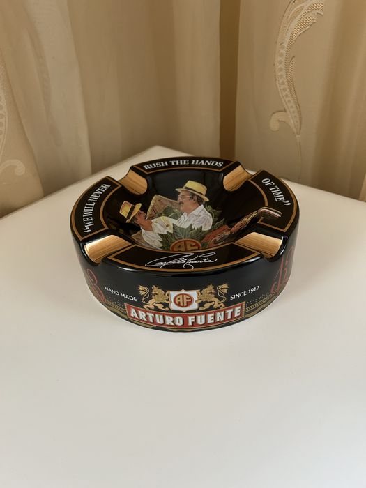 Arturo Fuente пепелник за пури – 4 места, керамика, подаръчна кутия