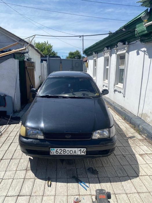 Продам Карину е 1995 г 1.6